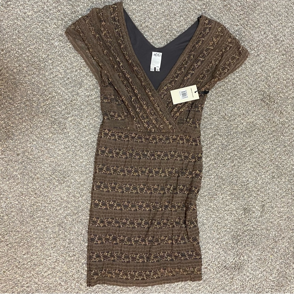 Ali Ra Dress NEW Women’s 2 Brown Latte Metallic Gold V-neck Fit Short Dress NWT